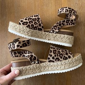 Soda platform sandals